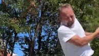 Babić poludeo pa razbio sve aparate za bebe u kući, prosipa hranu po dvorištu: “A što mama nije kod kuće?”