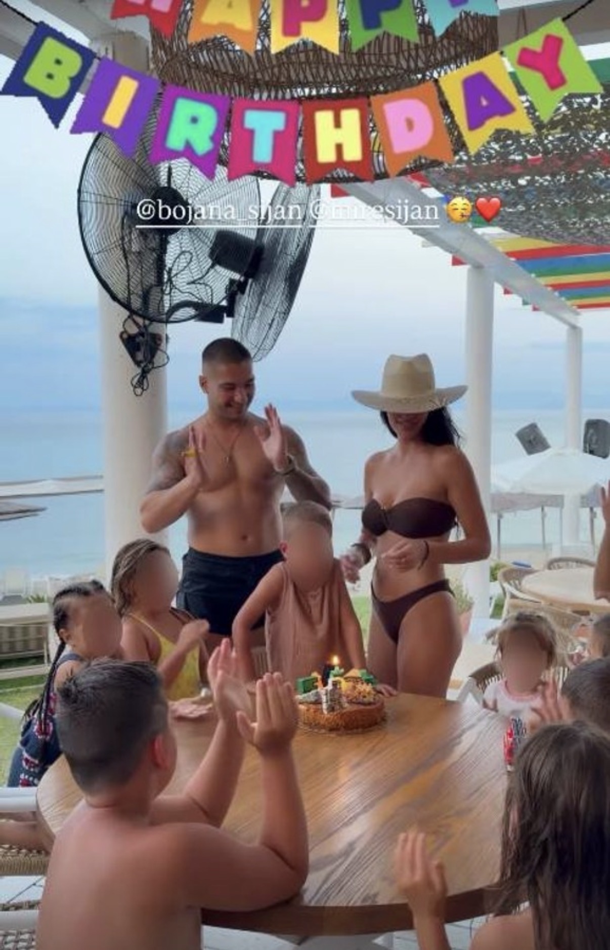 Slavlje kod Šijana, na moru napravili mega žurku: Bojana organizovala sve za sina, grmi u kupaćem