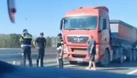 VELIKI OBRT! Šleper snimljen u kontrasmeru u levoj traci auto-puta Šabac-Loznica: Evo šta se zapravo dogodilo