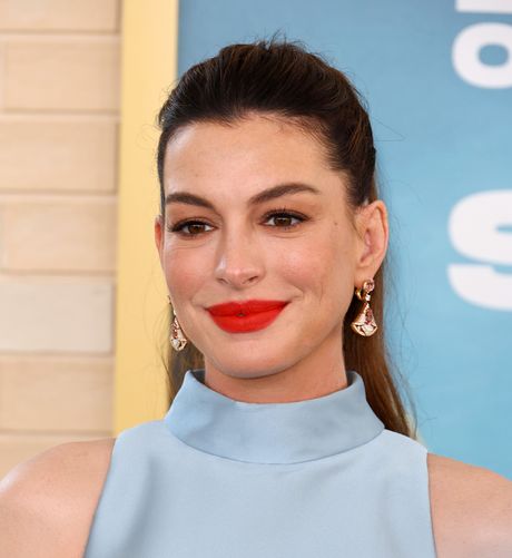 En Hatevej,  anne hathaway