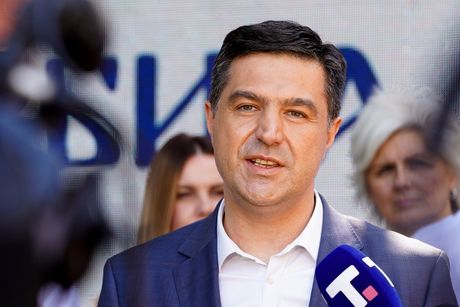 Srbija te zove, Kamp, Odbojka ,Žarko Mićin