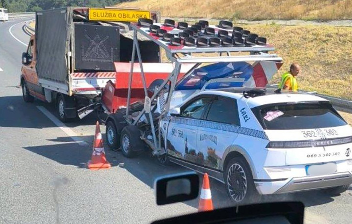 Sudar na sudar! Neverovatna scena na "Milošu Velikom": Kamion čuvao mesto nezgode, pa se u njega zakucao auto!
