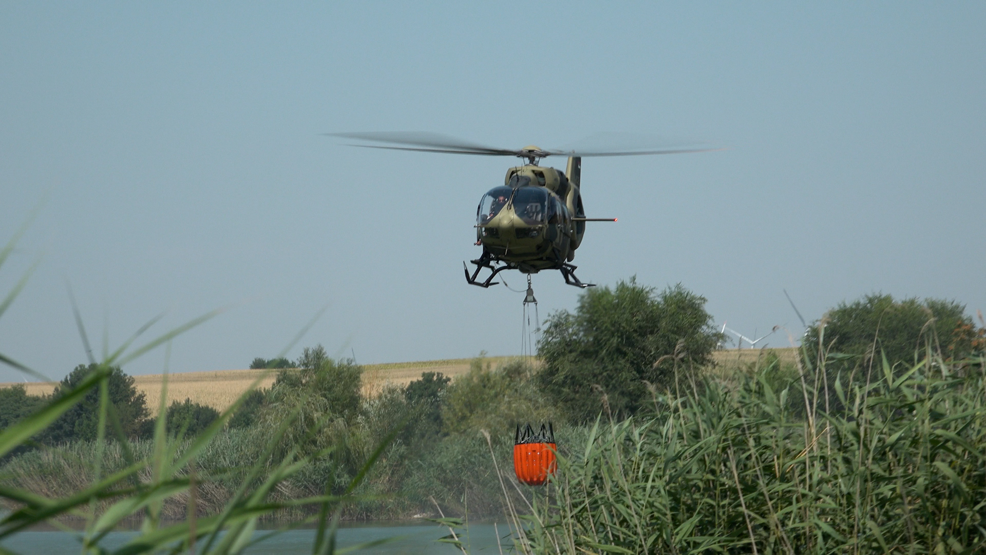 U Srbiji bukti 25 požara, vojska i helikopteri u borbi sa vatrenom stihijom - OVO SU NAJKRITIČNIJE TAČKE