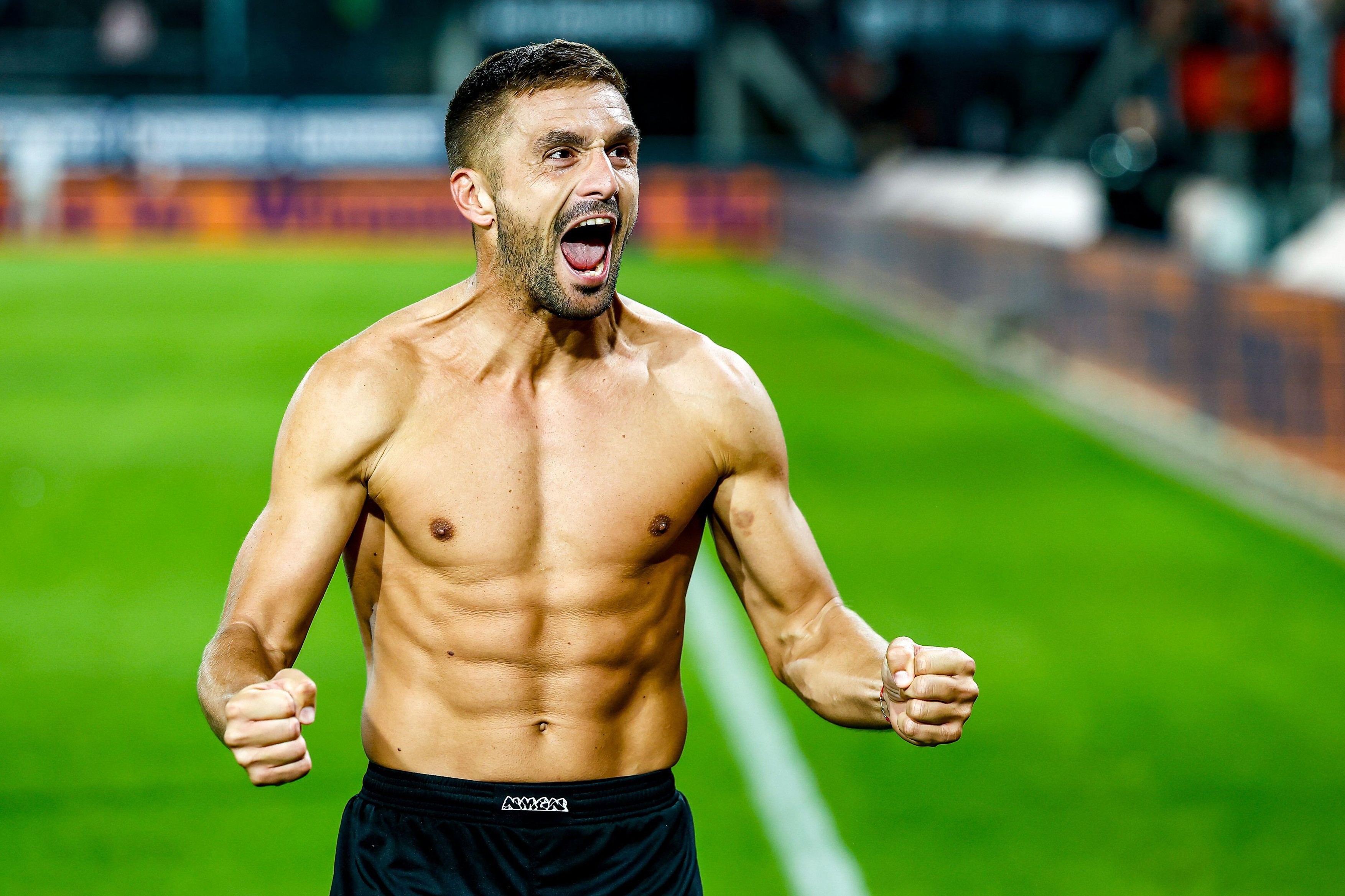 Dušan Tadić odveo NEC preko Olimpijakosa do plejofa za Ligu šampiona