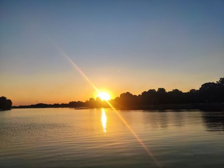 Ada Ciganlija pred pomračenje Sunca