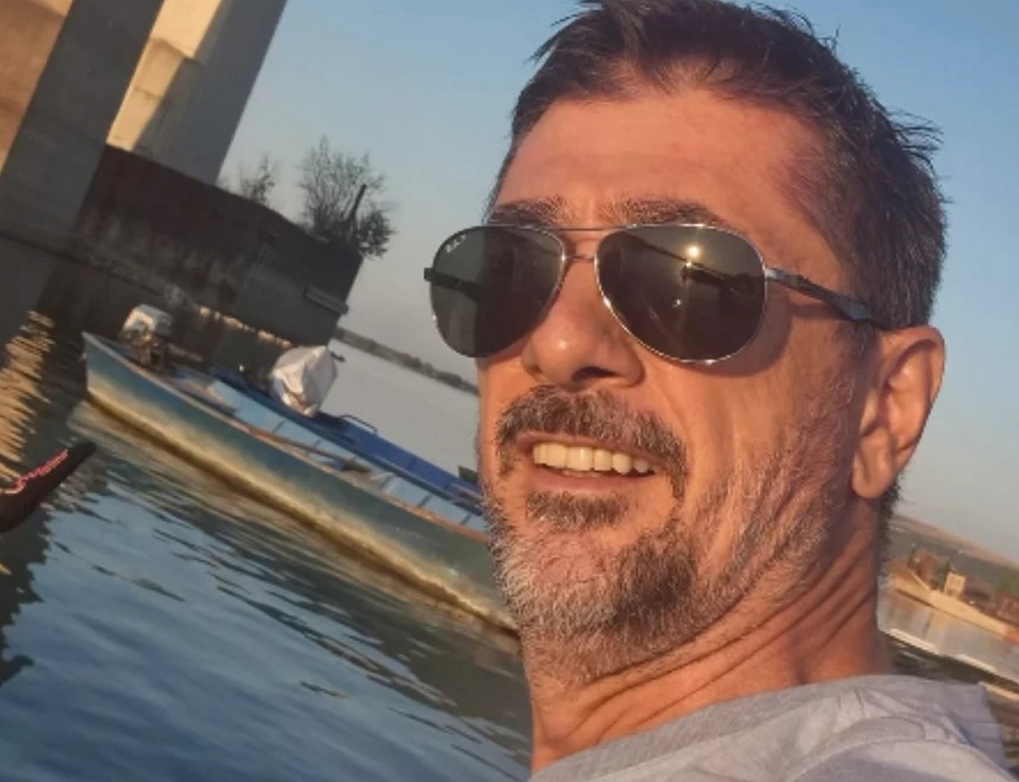 Vojin Ćetković pokazao kako se opušta: Uživa na imanju u Čortanovcima bez Slobode, ovo je njegov omiljeni hobi