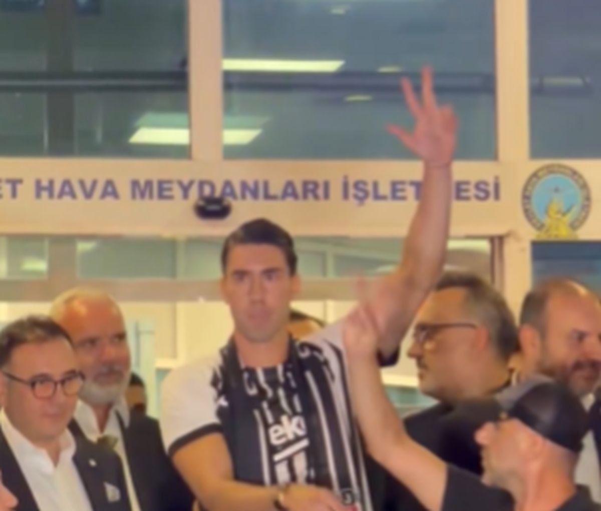 Prve reči Dušana Vlahovića po sletanju u Isanbul: Partizan i Grobari mu ovo nikad neće zaboraviti
