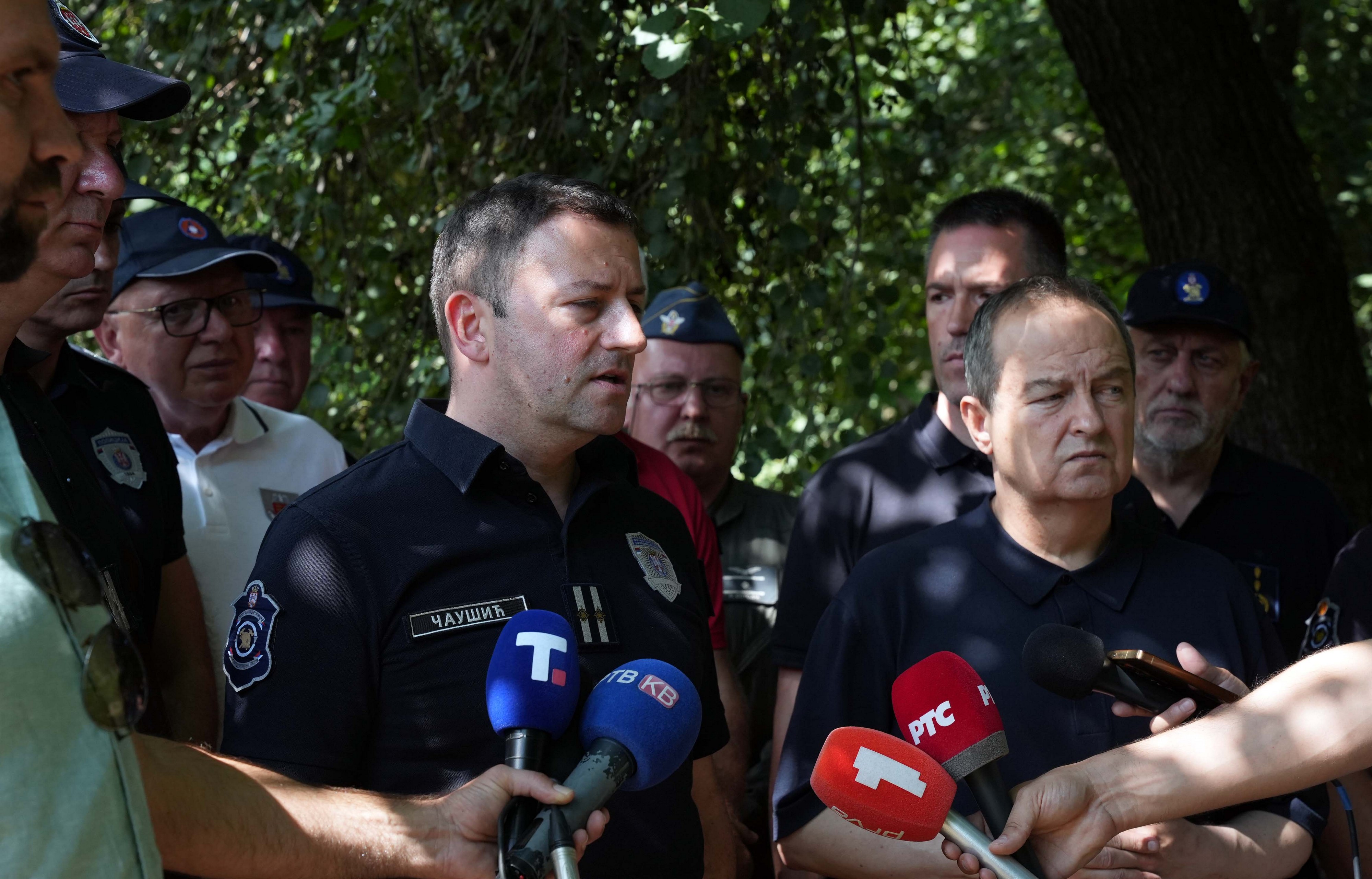 DAČIĆ OBIŠAO POŽAR KOD BUJANOVCA! Gori borova šuma, ministar poslao važnu poruku