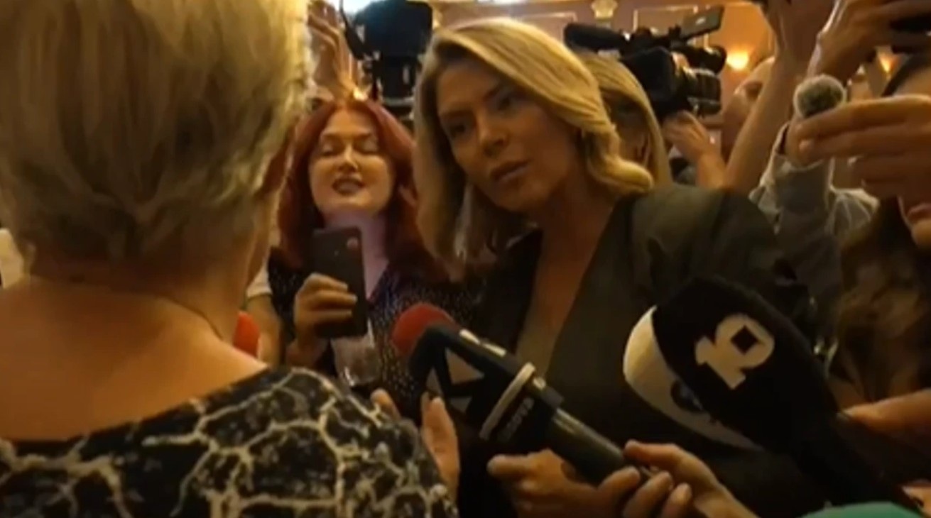 "Smrdiš, odmakni se!" Opasan sukob u skupštini tzv. Kosova