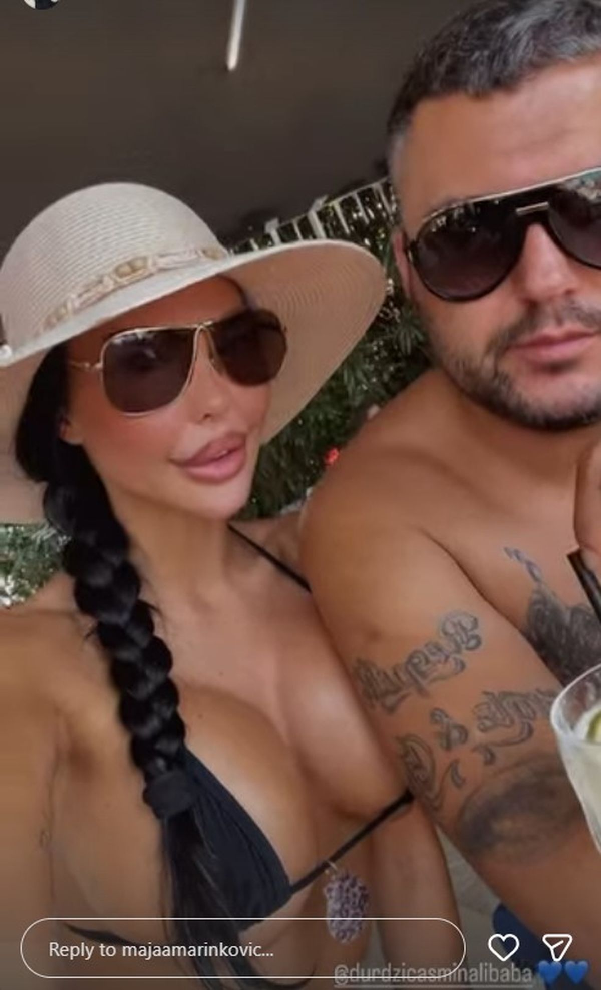 Maji tračice prekrile samo mali deo silikona, Asmin odmah skočio da je sakrije: Ona ga ljubi, a on...
