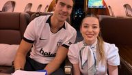 Prelepa stjuardesa objavila fotku s Vlahovićem iz privatnog aviona: “Prvi put sam videla ovako nešto…”