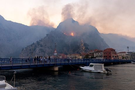 Omiš, Požar, Hrvatska, Telegraf u Omišu