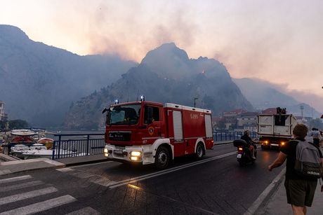 Omiš, Požar, Hrvatska, Telegraf u Omišu