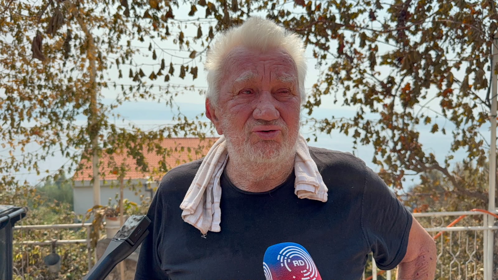 "Plašim se za sina, umreće od žalosti" Meštanima Omiša izgorelo sve, u suzama prepričavaju borbu sa agonijom