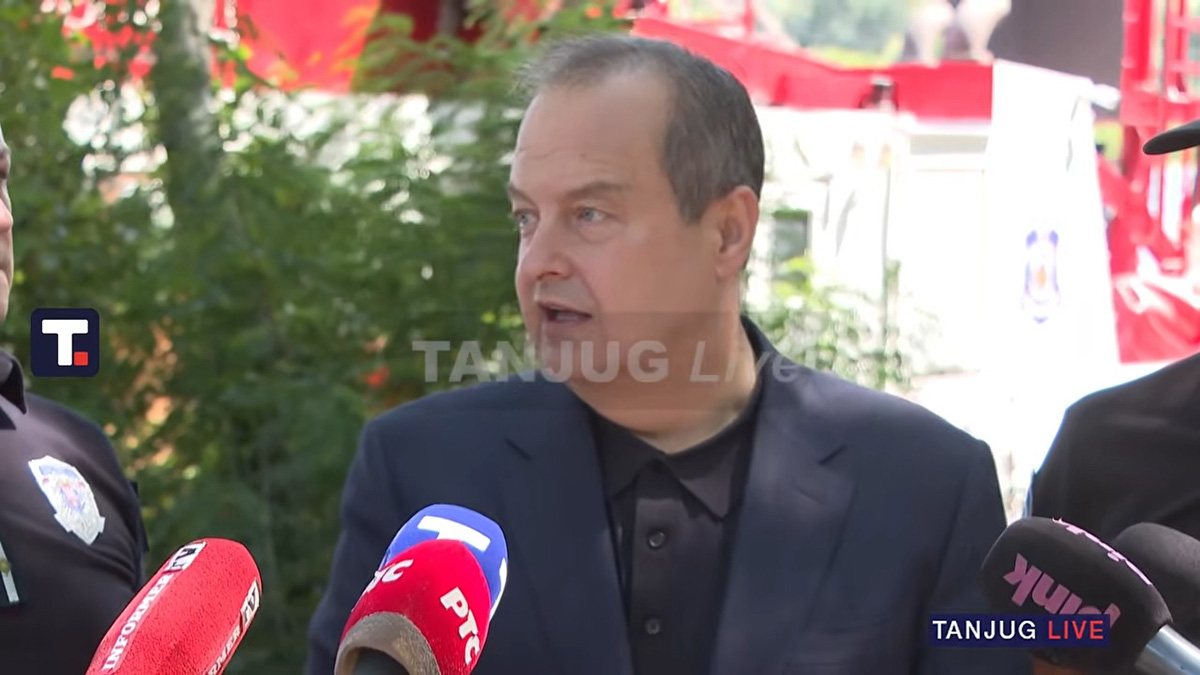 Ministar Dačić: Vatrogasci nisu napustili Dubovac