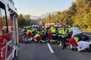 Srpkinja sa troje dece bila u zapaljenom automobilu, svi nemo gledali kako gori, a onda se pojavio HEROJ!