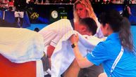 Drama u Sinsinatiju! Novak Đoković povraćao usred meča protiv Argentinca, doktori došli na teren