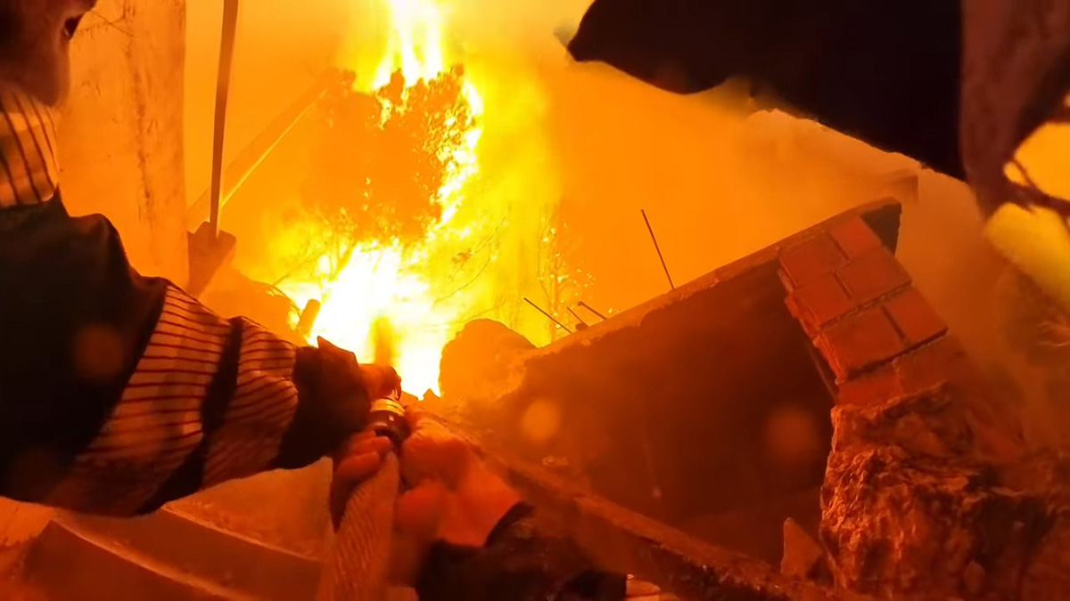 Ušli su u grotlo: Objavljen možda najstrašniji snimak iz epicentra požara u Omišu!