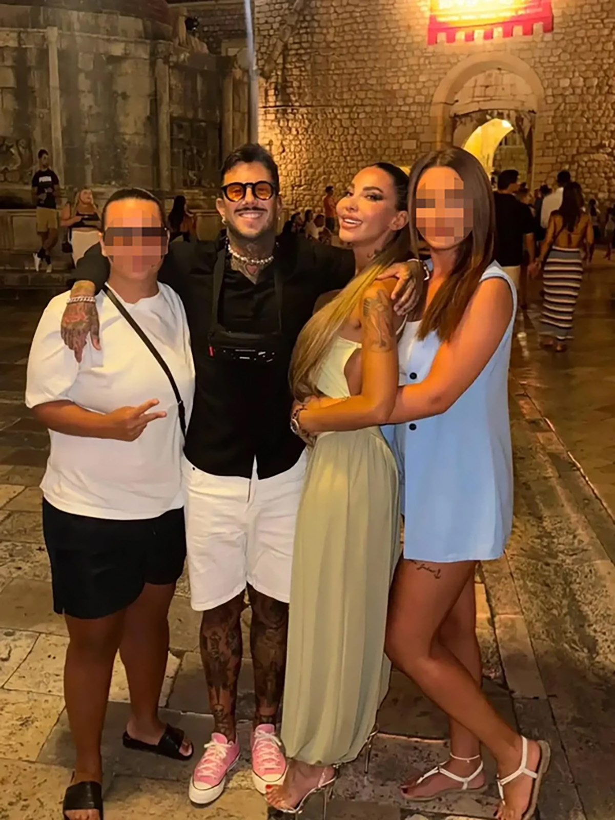 Filip odbijao vezu zbog Anelinog deteta, a sada u Dubrovniku sve puca od strasti "Ja i moje nikad više.."