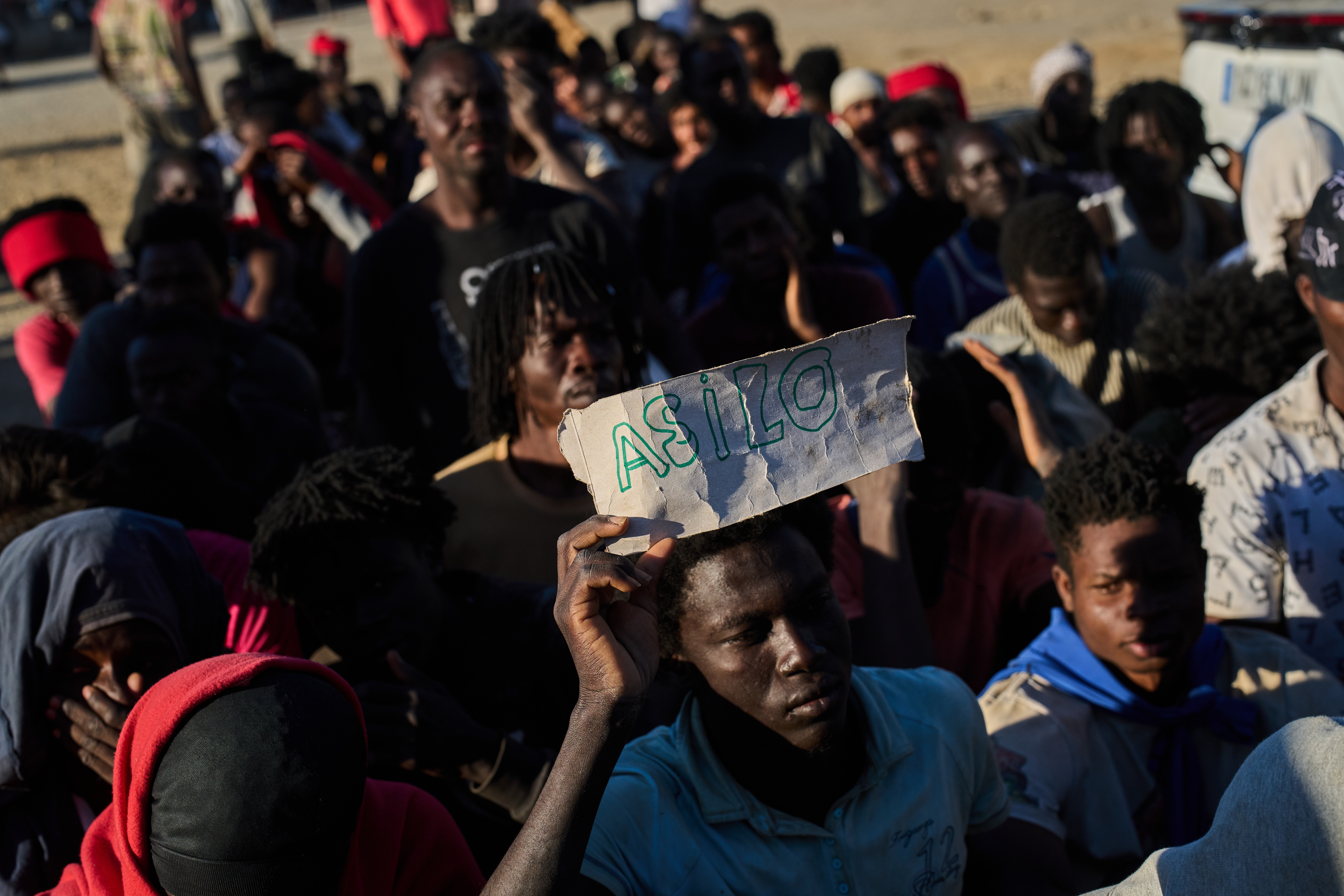 Stotine migranata održale protest u Seuti, traže azil od Španije