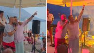 Petar Strugar u peškiriću, uzeo mikrofon i pred punom plažom uradio OVO: Nije znao da ga snimaju, pa se zaneo