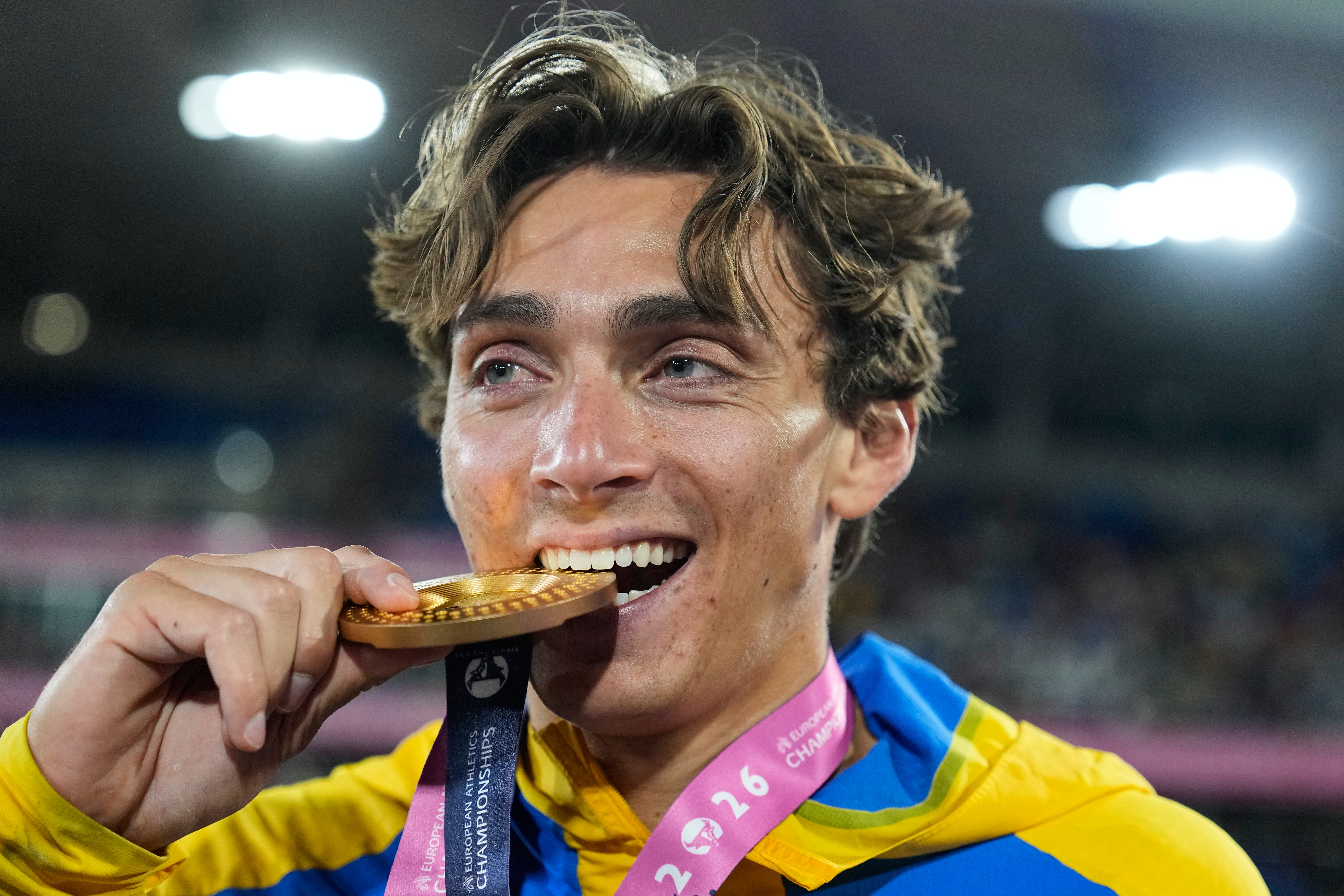 Armand Duplantis nastavio da piše istoriju, posvetio zlato posebnoj osobi: "Umrla je, ovo je za nju"