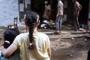 Krava otelila tele sa dve glave i osam nogu: Veterinari došli u selo i ostali zapanjeni prizorom