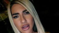 Jovana šeta ulicom u medicinskom brusu za grudi! Voditeljka ugradila silikone a sada je napravila pometnju
