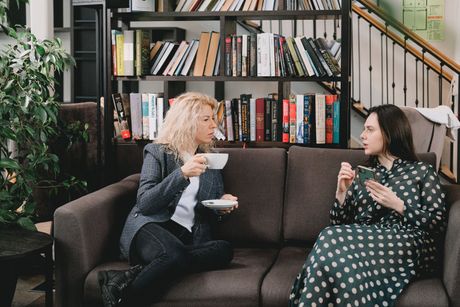 žene, pričaju, two women talk