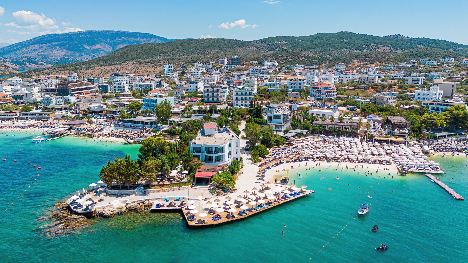 Novi detalji o ubistvu turiste na plaži u Albaniji: Kamere snilie strašne scene, mladić pao sav krvav