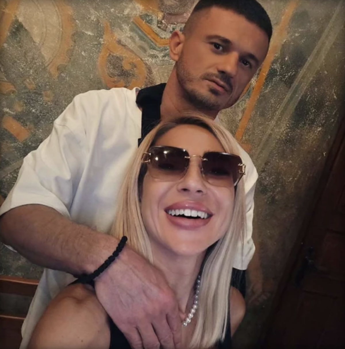Jovana Jeremić podelila sreću iz svog doma, oglasila se, a povod je predivan: Tigar se ne odvaja od nje