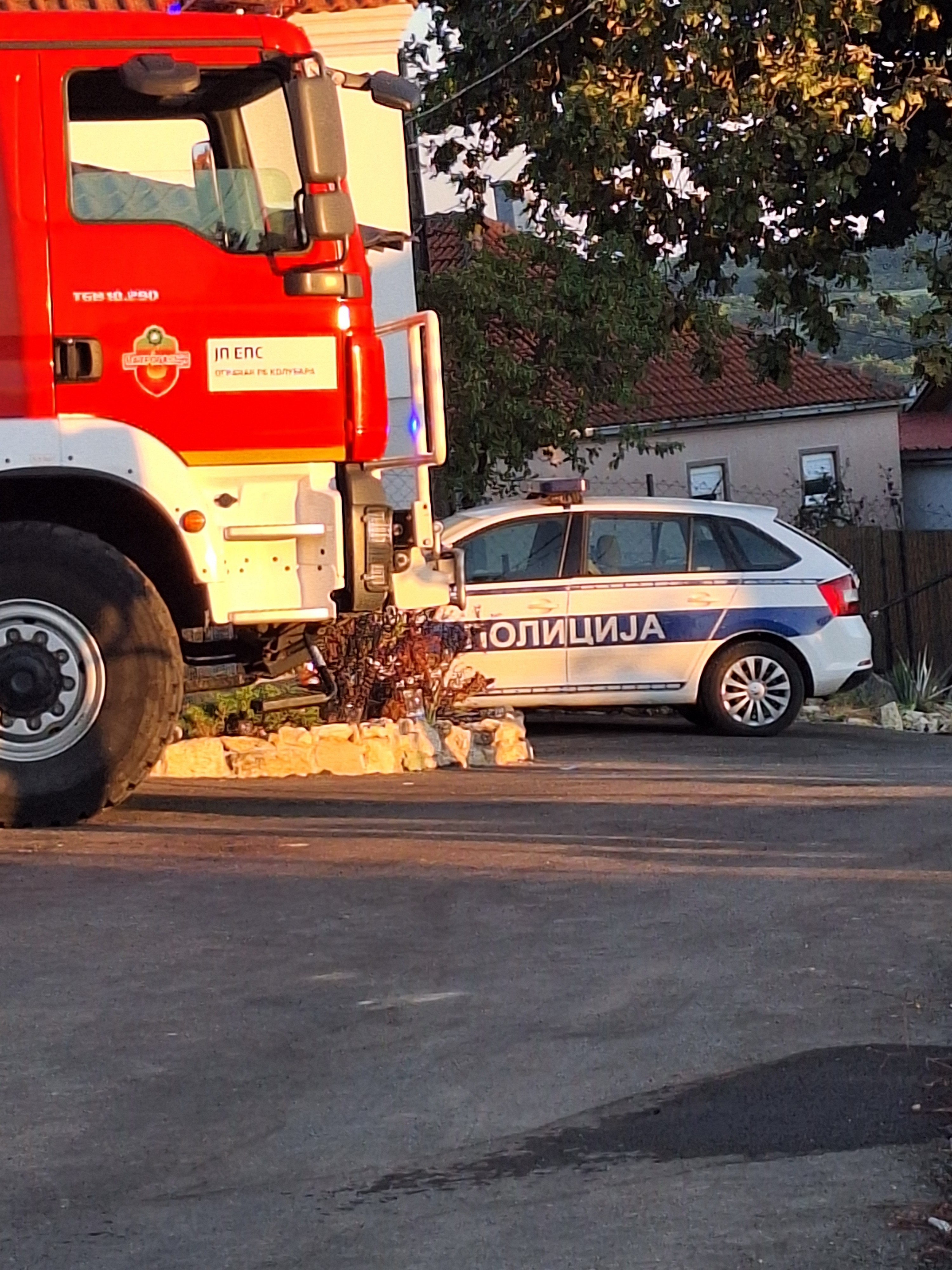 SAZNAJEMO! Policija našla makete mina i bombi u kući u Stanićevoj: Muškarac mrtav posle stravične eksplozije