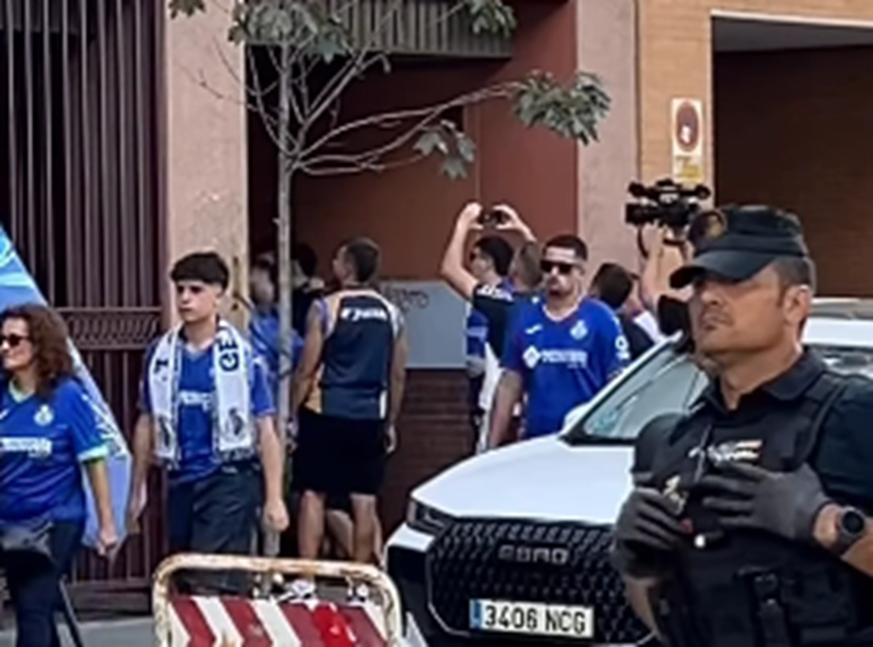 Snimili smo "ultrase" na ulicama Madrida, ovako su navijači podržali klub pred meč sezone za Partizan