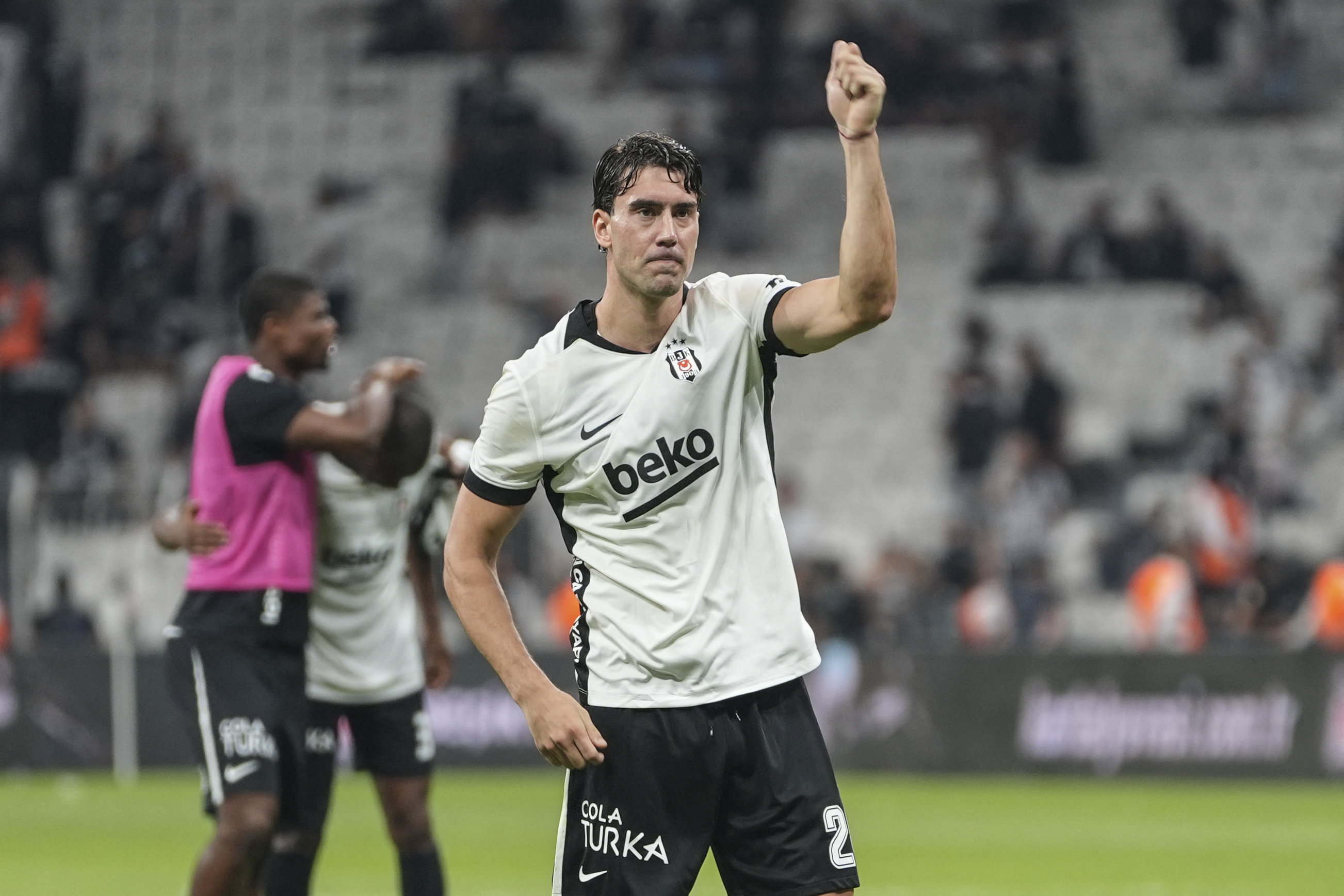 Dušan Vlahović debitovao za Bešiktaš u Evropi, zamalo dao i gol, navijači ga veličali