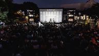 ZVANIČNO OTVOREN ZEMUN FEST! Predivna atmosfera na Velikom trgu označila početak petodnevnog spektakla