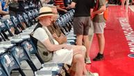 Iznenađenje u prvim redovima! Slavni srpski pisac došao da gleda Jokića i Srbiju protiv Francuske
