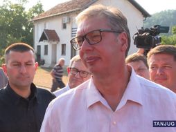 Aleksandar Vučić, Jablanički okrug, Medveđe