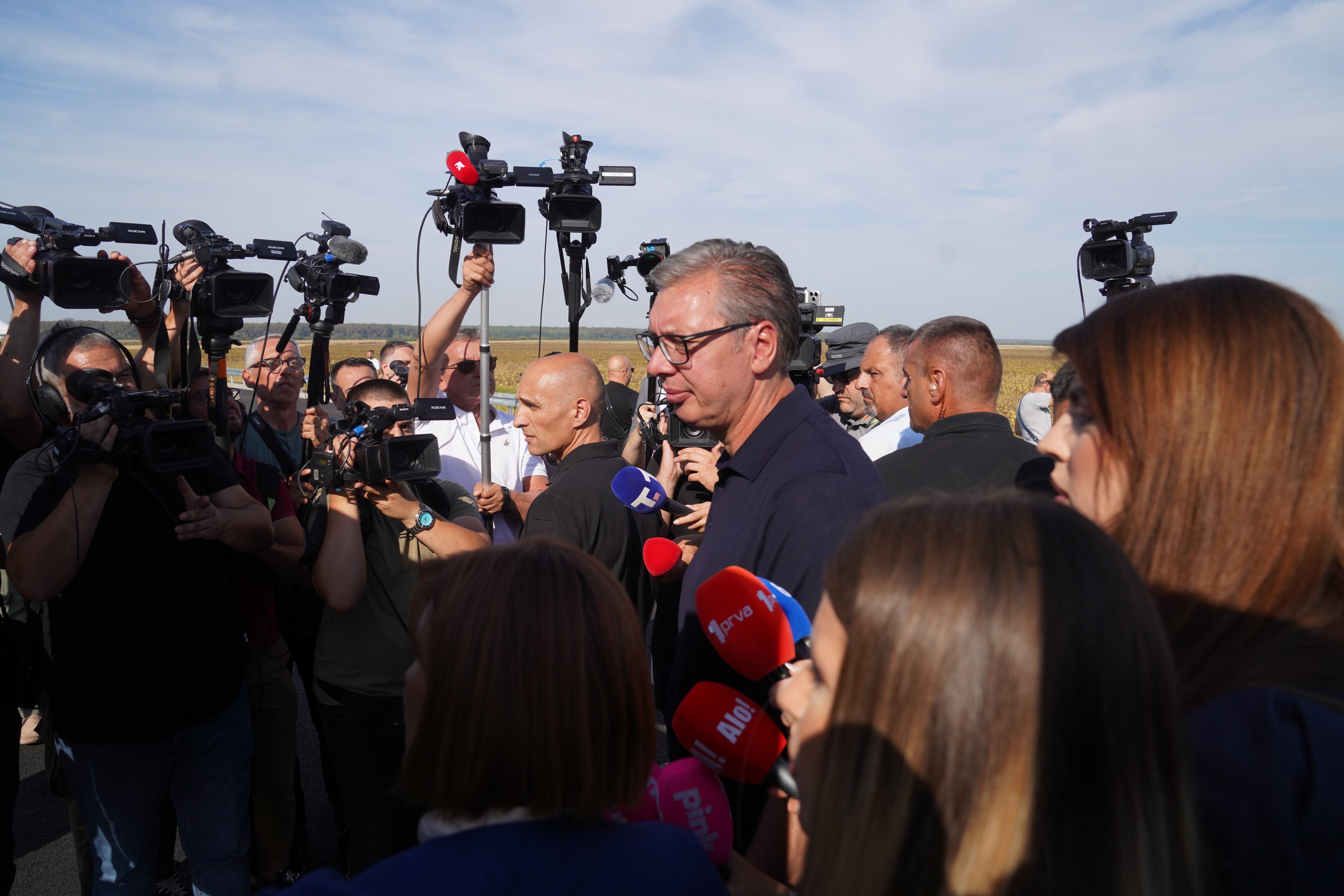 Vučić obilazi radove na izgradnji OŠ "Jovan Cvijić" u selu Provo, kod Vladimiraca