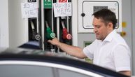 OPŠTI HAOS! Policija hapsi Ruse koji se žale zbog nestašice goriva, ljudi se tuku u redovima na pumpama!