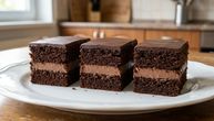 Čokoladne štangle sočnije od bilo koje torte: Nema ništa bolje od domaćeg kolača koji se ČAS POSLA napravi