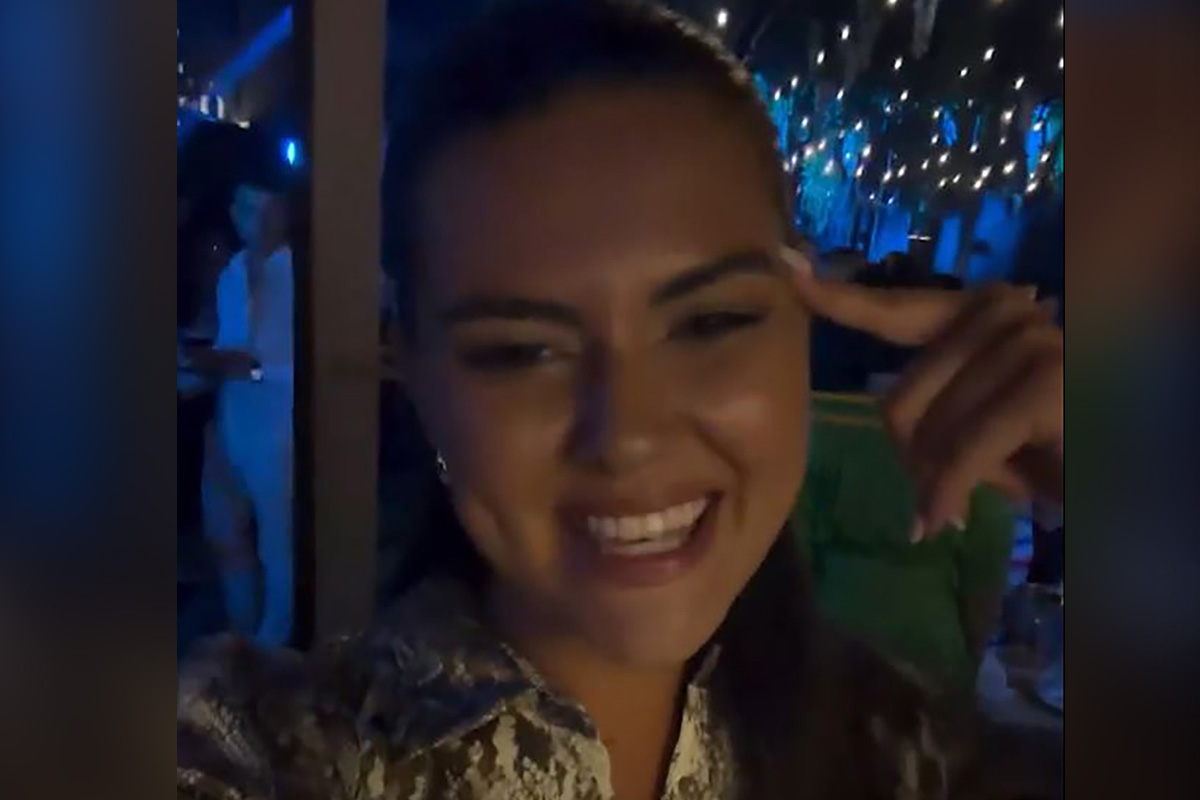 Svi bruje o njihovom razvodu, ona se provodi: Žena Slobe Vasića u izlasku, na sebi minić "Živi sam svedok..."