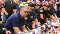 Vučić obilazi Deliblatsku peščaru: Tri vatrogasca su upala u vatrenu oluju, jedva su preživeli
