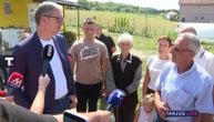 Predsednik Vučić obilazi Raški okrug: Razgovara sa meštanima, najavio izgradnju škole u selu Deževa