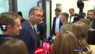 Vučić obilazi novu školu u Raški: Dočekao ga veliki broj građana