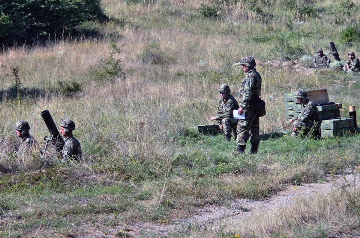 Terenska obuka vojnika i budućih podoficira na Pasuljanskim livadama