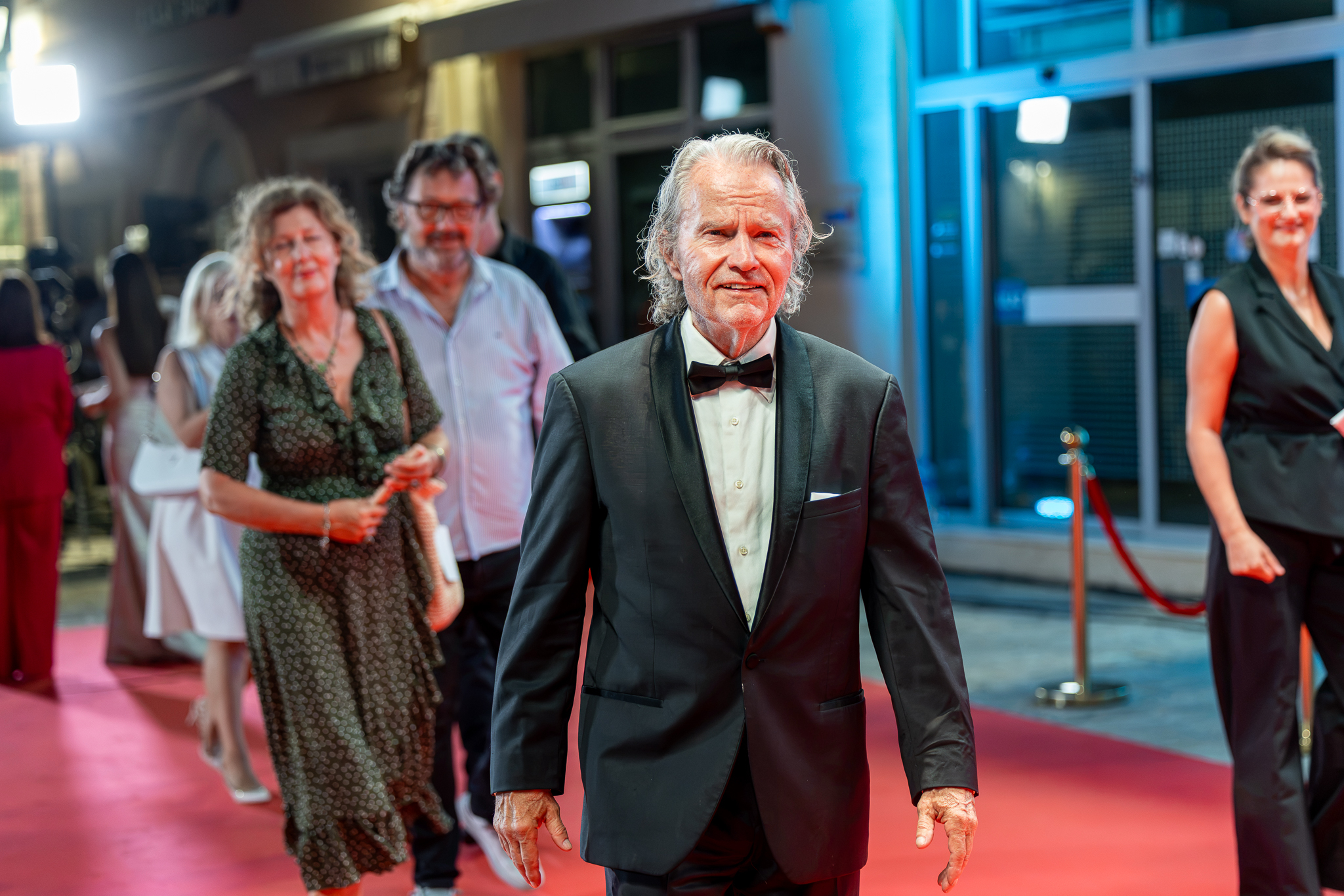 Otvoren 39. Filmski festival Herceg Novi: Poznati prošetali crvenim tepihom, Dikliću nagrada „Milan Žmukić“
