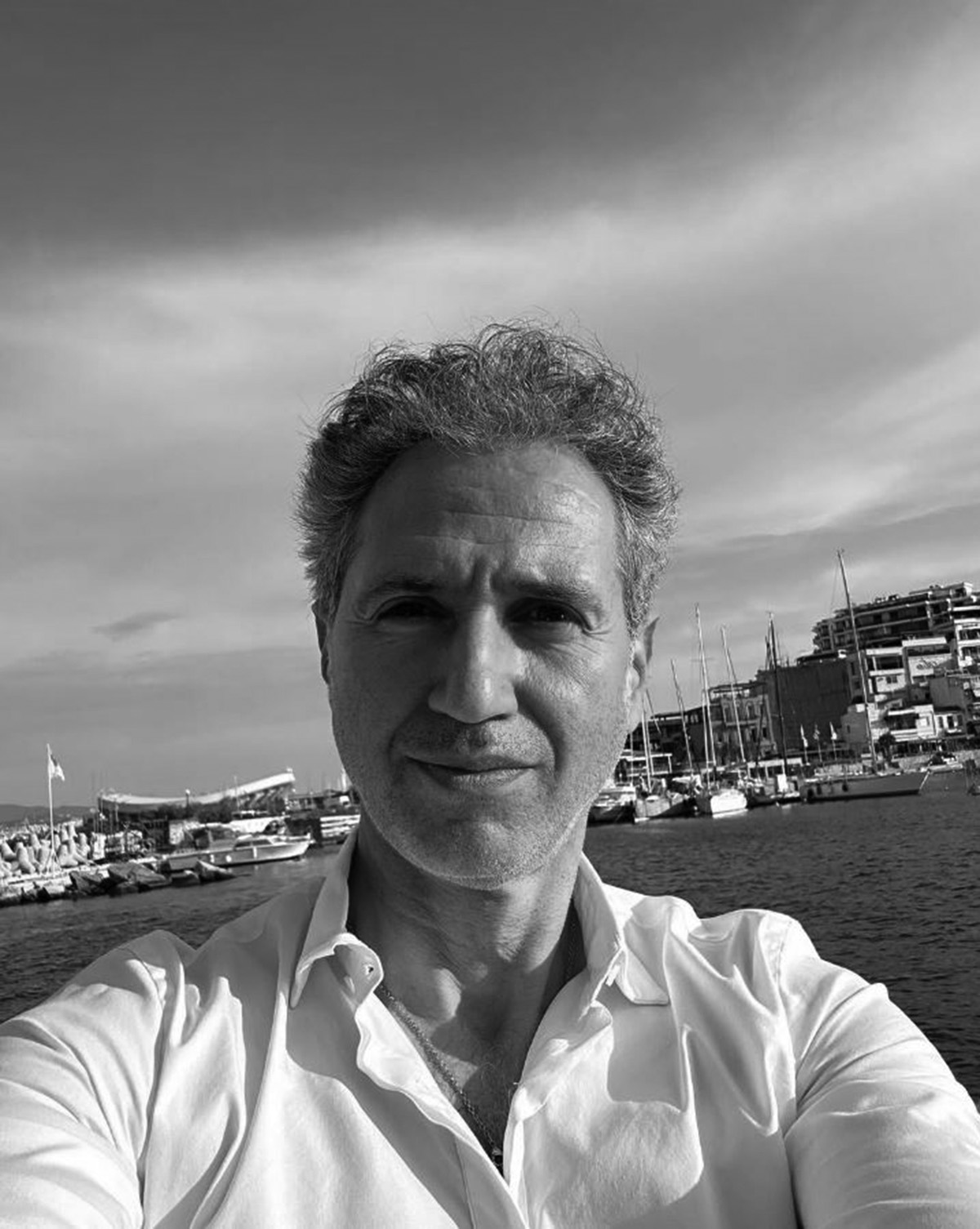 Preminuo popularni grčki pevač Dimitris Kokotas u 57. godini