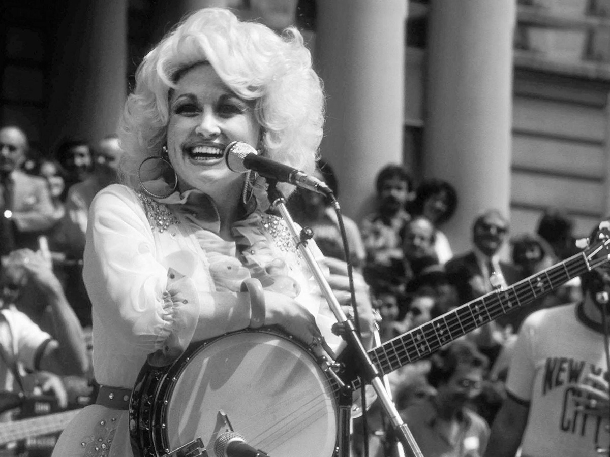 Naučnici tuguju zbog smrti Doli Parton: Ovo je 5 načina na koje je kraljica kantrija promenila nauku