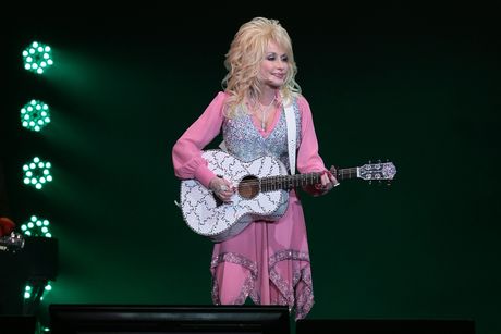 Doli Parton Dolly Parton