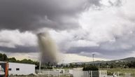 Tornado razorio selo u Francuskoj: Desetine povređenih, oštećeno 300 kuća, SNIMCI SU ZASTRAŠUJUĆI!